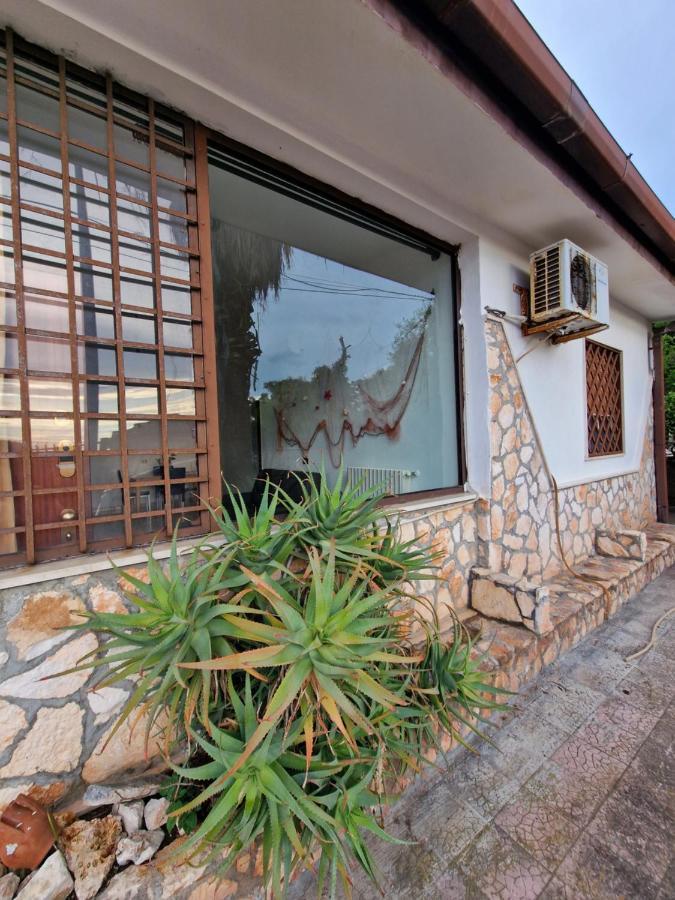 Villa Old Fisherman'S Taranto Exteriör bild